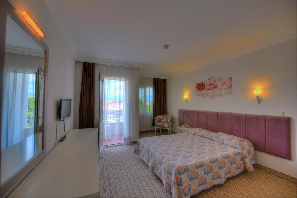Alder Hotel Ayvalik Exterior photo